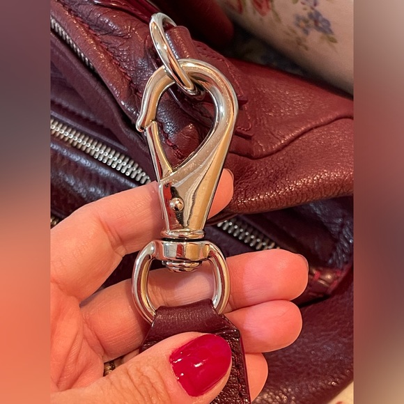 💵SOLD💵 GIVENCHY Metallic Sugar Goatskin Medium Pandora Bordeaux Handbag - Picture 16 of 16